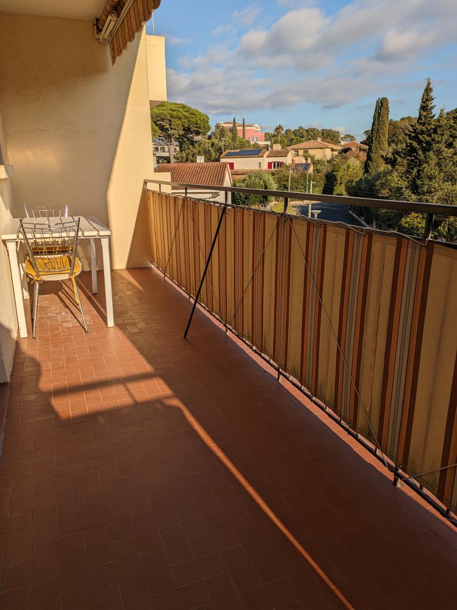 Appartement Spacieux Et Calme Saint-Raphaël Exterior foto