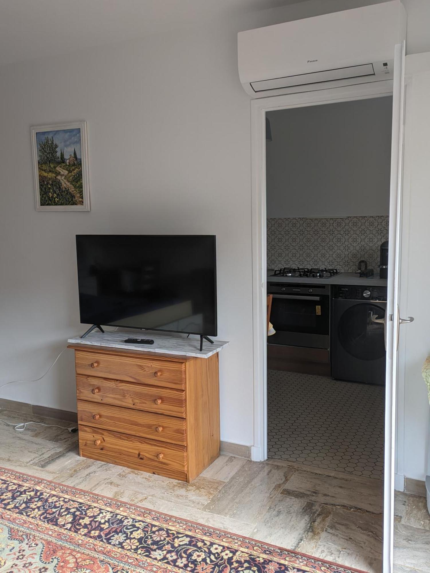 Appartement Spacieux Et Calme Saint-Raphaël Exterior foto